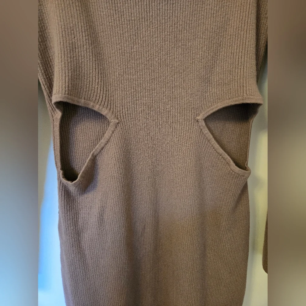 EUC‎ Abercrombie & Fitch Knit Ribbed Cutout Sweater Dress - Picture 6 of 13